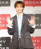 「ＩＣＥｘ・志賀李玖、念願の写真集に「１００点」と手応え「豊臣兄弟！」で共演の小栗旬の背中から刺激も」の画像1