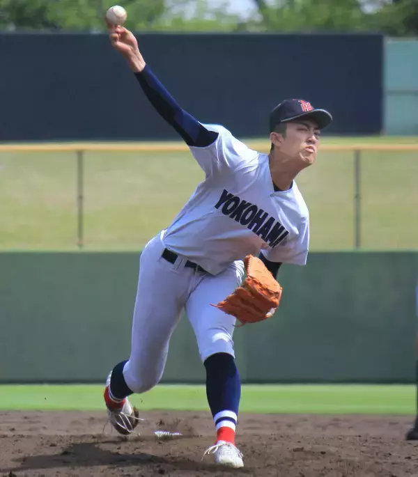 【高校野球】横浜・織田翔希を襲った異変…指揮官の確認に「代わりません」と続投志願　配球工夫し８回２失点で８強入り