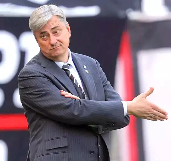 スコルジャ監督解任の浦和　田中達也暫定監督は今季のみ　来季監督は「国内外から」堀之内聖ＳＤ