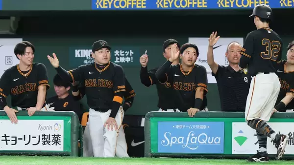 【巨人】３７歳坂本勇人、サヨナラアーチ！「覚悟決めて」健在証明の劇的３ラン　王貞治らに並ぶセ・リーグ最多８本目の劇弾　本拠地大熱狂⋯貯金は今季最多タイ８