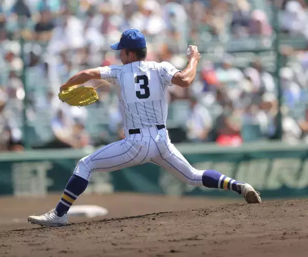【甲子園】健大高崎の佐藤麻恩が投打に先導　初回先制打＆５回まで１安打無失点の快投…準決勝・天理戦