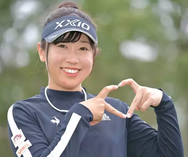 【女子ゴルフ】“アイドルゴルファー”菅沼菜々が１打差３位浮上、吉田鈴も８位↗３位、 首位交代し通算１２アンダーで鈴木愛＆イ・ミニョン …富士通レディース第３日