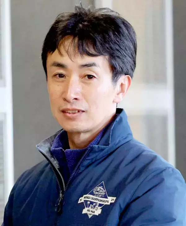中村直也調教師が京都１ＲでＪＲＡ通算１００勝達成　「自分ひとりの力で勝てたものはひとつもない」