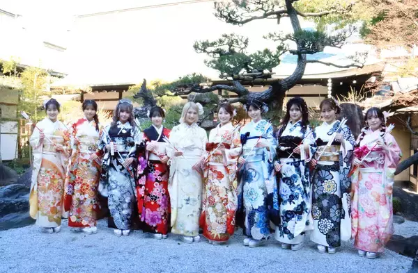 ＮＭＢ４８の１０人が二十歳のつどいに出席…二十歳の誓いは「有馬記念で負けた５万円取り返したい「ギャル貫き通したい」