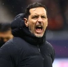 堂安律ら在籍のドイツ１部フランクフルト、トップメラー監督の解任を発表　失点数はリーグ最多