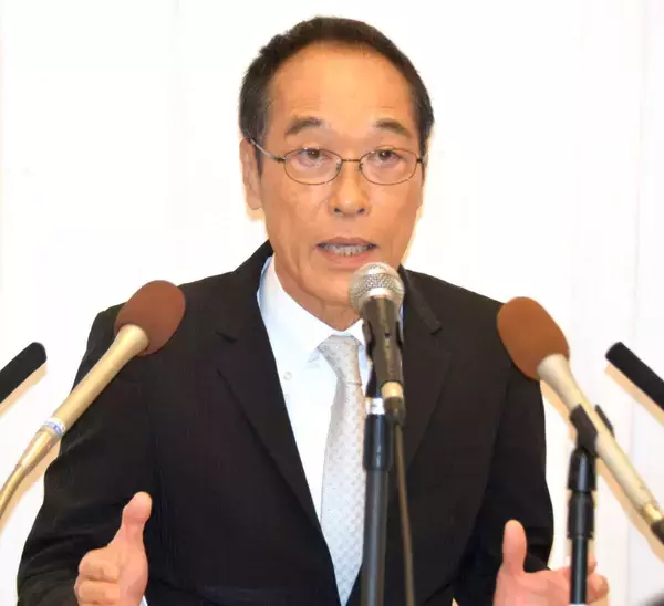 東国原氏「どげんかせんといかん　リターンズ」　宮崎県知事選出馬正式表明　「宮崎の風景を変えます。産業構造、心の風景を変えます。宮崎のセールスマンは健在だ」