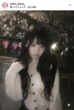 目黒川の夜桜を楽しむイコラブ齋藤樹愛羅　前髪に花びらつけたショットも披露！
