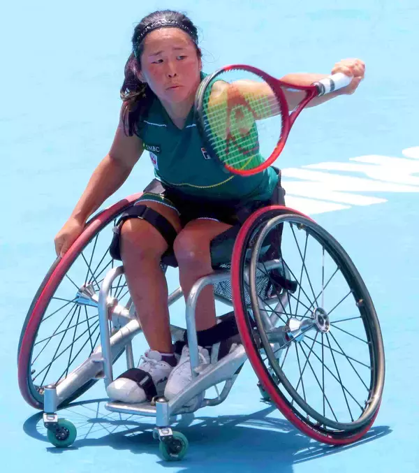 【全豪テニス】上地結衣　元世界女王にストレートで快勝　２連覇に向けて好発進　車いすテニス