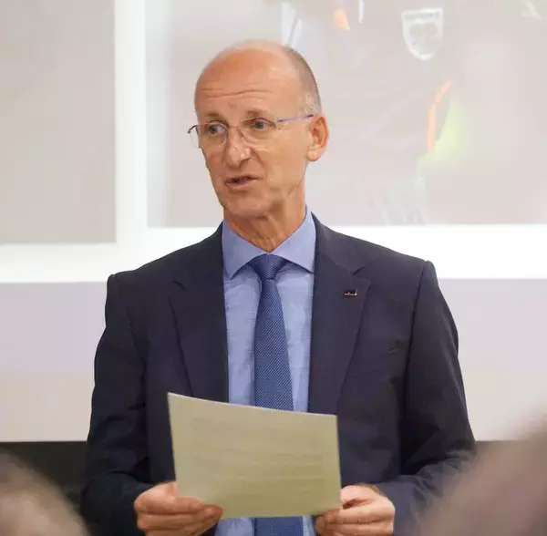 「優秀な審判員を数多く輩出して参ります」イングランドで３００戦以上担当の名レフェリーがＪＦＡ審判育成職就任