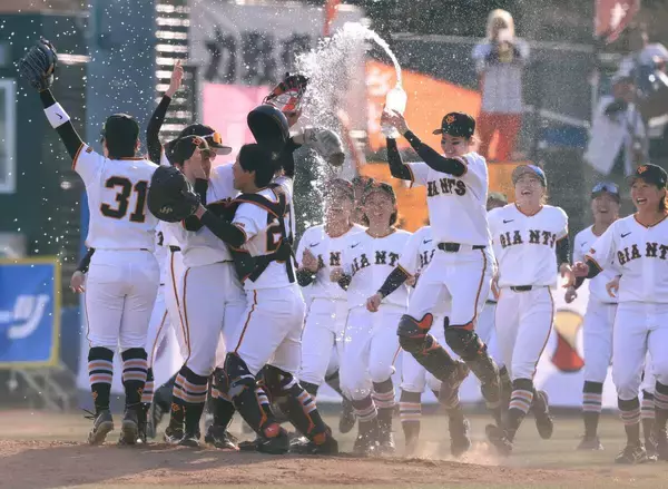 【女子野球】巨人女子チームが逆転で今季“１冠”隠善監督「選手の力ってスゲー」