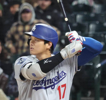 大谷翔平　一塁への平凡ゴロもエラーで出塁も…連続出塁記録更新は２打席目以降にお預け　直後にタッカーが２ラン　２球で先制　