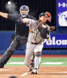 「【巨人】大城卓三が俊足・三森の盗塁阻止　強肩で田中将大を助ける…直後の打席では自打球で悶絶」の画像1