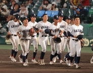 甲子園８強の有明が荒尾市に帰郷「おかえり」「感動をありがとう」熊本地震の被災者らに勇気与えたナインに