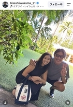長女と末っ子は「２０歳差」　岩隈久志氏、美人妻と密着ショット「奥様きれい」「仲のいい夫婦」３歳娘が撮影