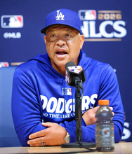 ロバーツ監督、２２年前の“奇跡”再現なるか　現役時代に崖っぷちから４連勝→世界一の立役者「大切なのは考え方」「全員の力が必要」…史上１例の逆転突破経験者