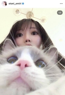 「にゃんこが２匹、、」イコラブ大谷映美里、「みりにゃんこ」になって愛猫とパシャリ！「そっくりで可愛すぎる」