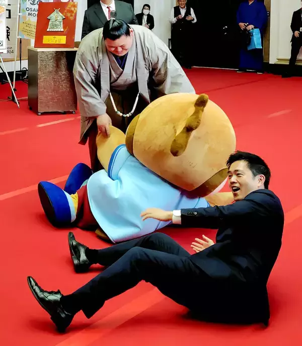 大の里、春場所へ意欲「横綱になったきっかけの場所。今年も」　大阪府庁で吉村知事を訪問　「もずやん」との一番にも完勝