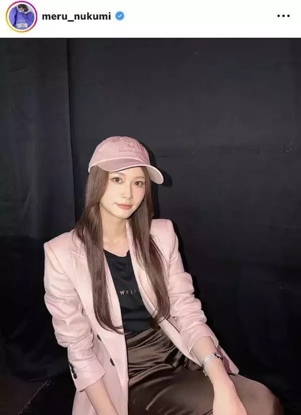 めるる「ガルアワ」オフショットのピンクコーデ披露！「かわいい〜！！」「本当にお人形さんみたい」「これは国宝！」