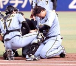 【阪神】大山悠輔がヒヤリ　打者走者と交錯するアクシデント…一度ベンチに下がるも再びグラウンドへ
