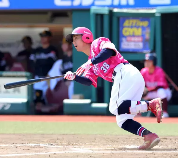 【楽天】 佐藤直樹が“恩返し弾”「ホークスで学んだことはでかい」ソフトバンク戦で３号３ラン　現役ドラフトで加入