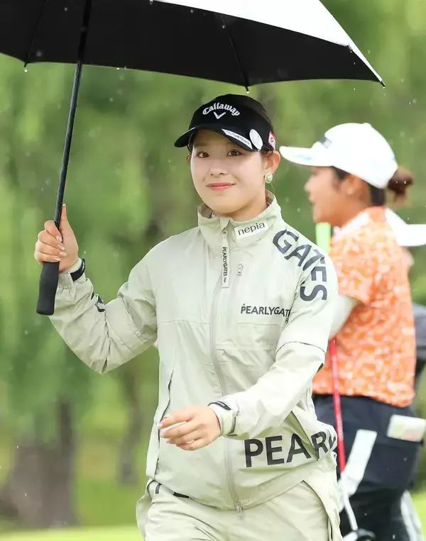 クールな吉田鈴「いざという時に喜びます」　ツアー初Ｖへ１差４位発進「優勝も大事だけど…」