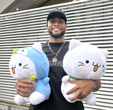 【西武】１試合２発のカナリオが満員のファンに感謝　「本当にうれしい。自分たちも１００パーセントのプレーで」