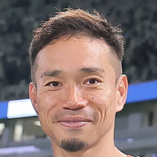 現役続行のＤＦ長友佑都、町田戦前に登場　目に涙浮かべサポーターに「今シーズンもともに戦わせていただきます。絶対に今シーズンこそ優勝しましょう！」