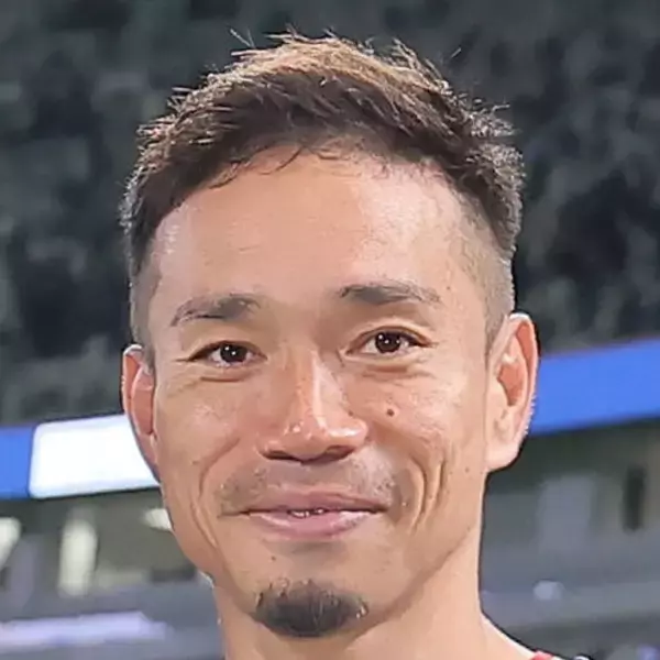 現役続行のＤＦ長友佑都、町田戦前に登場　目に涙浮かべサポーターに「今シーズンもともに戦わせていただきます。絶対に今シーズンこそ優勝しましょう！」