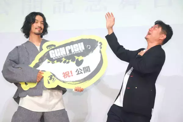 斎藤工が便トークを熱弁「全人類、快便だともっと平和な世界になる」　熊本・八代市も訪問し、便の重要性を伝える