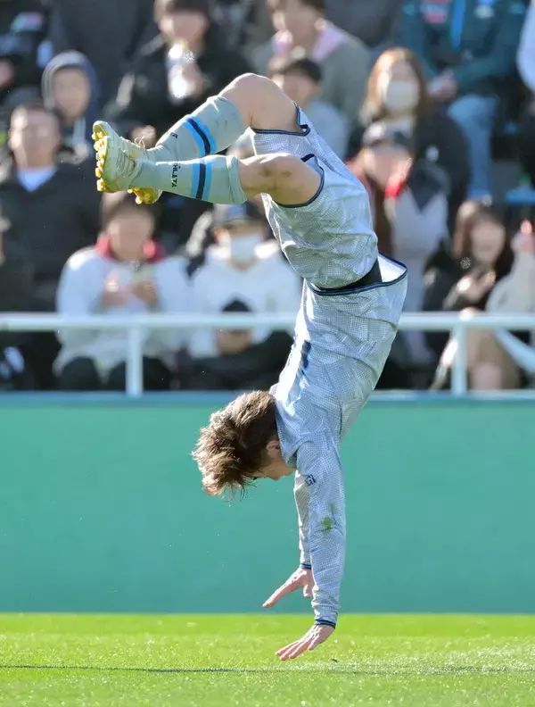 【高校サッカー】聖和学園が初戦を突破　仙台育英の辞退で繰り上がり…１Ｇ１ＡのＭＦ小杉はバク転を披露