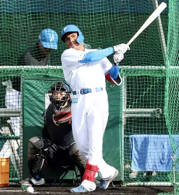 【日本ハム】「４番中堅・エドポロ」ドラ２ルーキー実戦デビュー…阪神戦スタメン発表