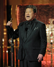 【日本アカデミー賞】佐藤二朗が最優秀助演男優賞「みんな愛してるぜ！いい夜だ！ありがとう」…主演の山田裕貴は大号泣で出迎える