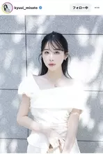 「バチェラー」から５年…休井美郷、透明感あふれる白コーデ！「まぶしいくらいに可愛い」「お綺麗」…昨年７月に結婚