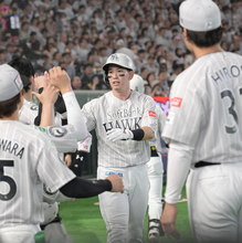 【ソフトバンク】攻守に西武を圧倒して７３日ぶりの単独首位　上沢が復活の４勝目　栗原が自身最多タイの２１号