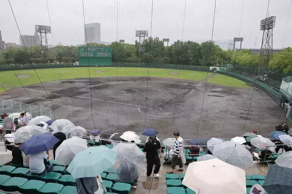 【高校野球】大阪大会は雨の影響で２１試合中１５試合中止　今宮―鳳は継続試合　
