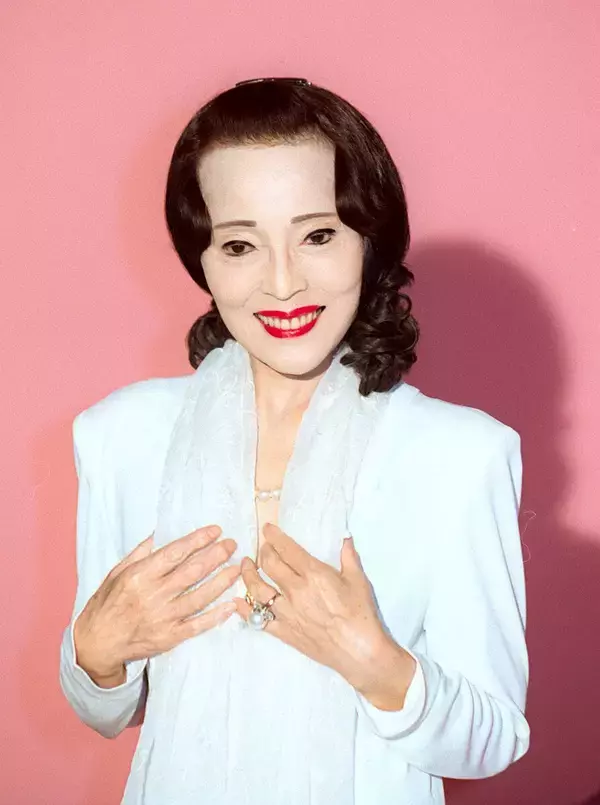 「美白の女王」鈴木その子さん　生前の美しい姿…９０年代に一世を風靡　死去２６年「知らない人が増えたかも…」
