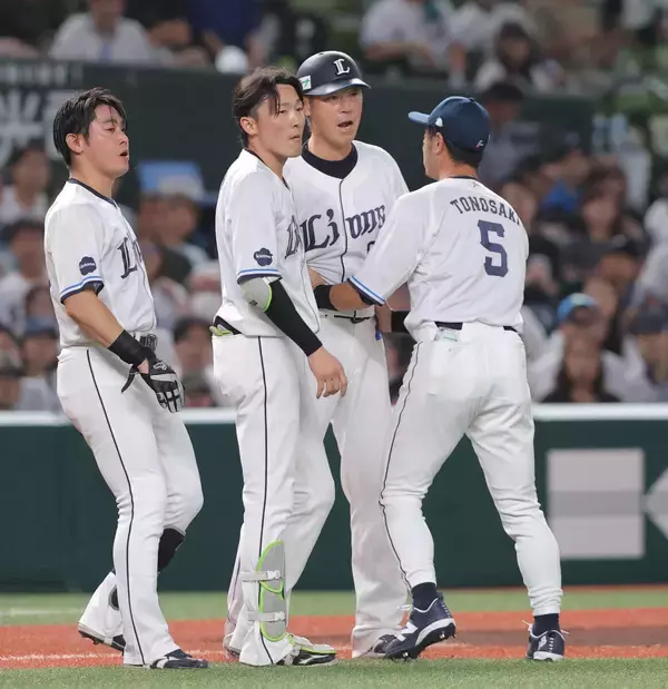 【西武】両軍が一触即発、乱闘寸前の事態も…３位・日本ハムとの直接対決は延長１２回死闘ドロー　ゲーム差は２・５で変わらず