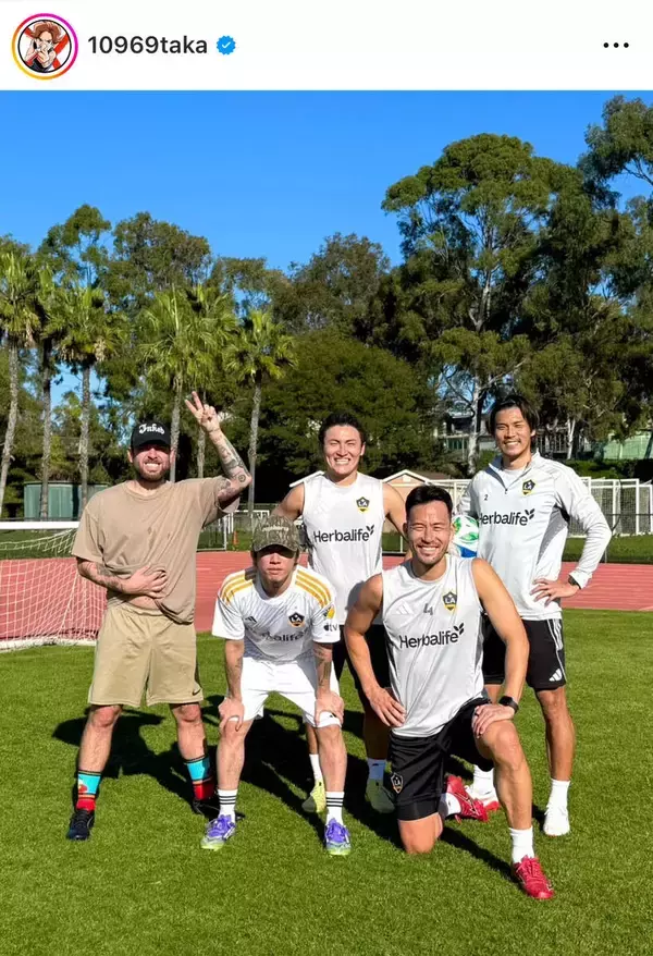 ワンオク・Ｔａｋａ、「久々に」元日本代表主将らとサッカー満喫「楽しかったーありがとう！みんな！」