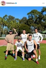 ワンオク・Ｔａｋａ、「久々に」元日本代表主将らとサッカー満喫「楽しかったーありがとう！みんな！」