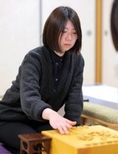 西山朋佳女流二冠、３連勝で３期ぶりの女流名人奪還　第３局は逆転勝利
