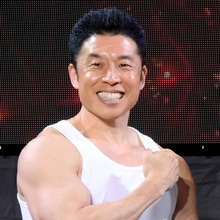 なかやまきんに君「猫の日」に驚きの変身姿！「お茶吹き出しそうに」「肌色の面積多すぎ」「化け物おる」