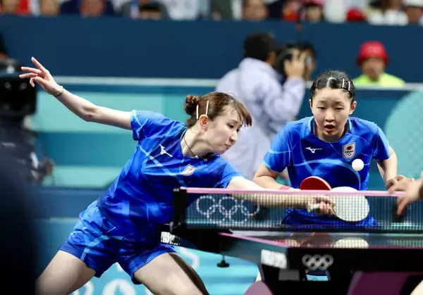 【卓球】「ひなみわ」早田ひな、張本美和組が日本勢初制覇　ひな「まさか…優勝できるとは」…ＷＴＴ主催の最高位大会シンガポール・スマッシュ