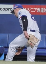 【中日】「５番・三塁」で先発出場予定のボスラーが急きょスタメン外れる　アクシデントか　ノック参加も足を引きずるようなしぐさ