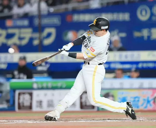 【ソフトバンク】栗原陵矢が７回に先制２ラン「上沢さんに何とか先制点を」　ロッテの新人７６年ぶり２人目の開幕戦白星を挙げた毛利から２号