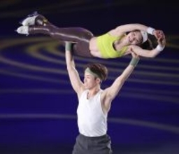 【フィギュア】「ゆなすみ」がタンクトップで“肉体美”を披露　パワフルに６５００人を沸かす…スターズ・オン・アイス