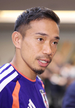 ＦＣ東京　新シーズンのメンバーに名前なしの長友佑都に関し、小原光城ＧＭが言及「コミュニケーションは取っている」「いるメンバーでしっかり戦える」とも