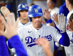 大谷翔平お先に！　フリーマンが４８試合ぶり１６号３ランで山本由伸に援護点　不名誉な自己最長４７試合ノーアーチに終止符