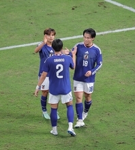 久保建英が先制ゴール起点　結婚発表から３日、妻・福原遥が観戦する前で躍動