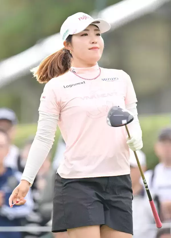 【女子ゴルフ】大会最多４度目Ｖへ古江彩佳が首位浮上、蛭田みな美は１位キープ、吉田鈴２日目ベスト６５で４６位↗８位急浮上、都玲華４位キープ…今年から４日間大会の富士通レディース第２日、終了速報