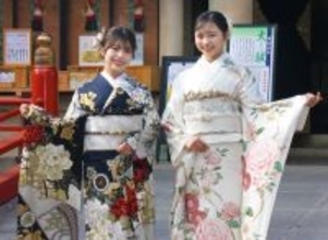 林芽亜里「新しい自分を知ることができた１年」”世界に１つだけの”振り袖披露